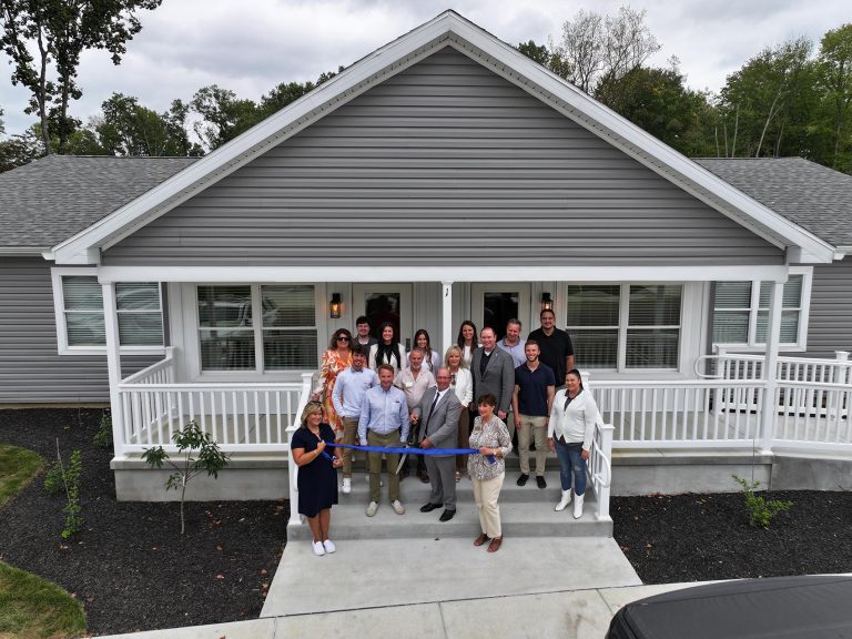 Cinnamon Woods community image