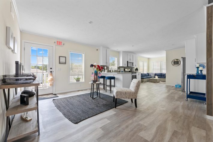 Lake Sherman Village - Image 8