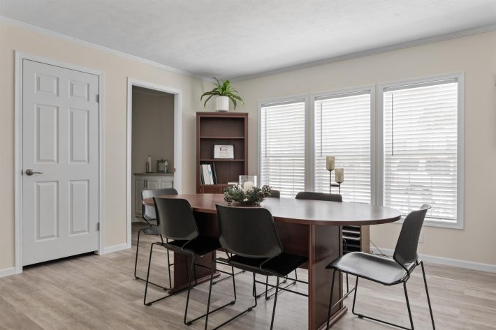 Lake Sherman Village - Image 9