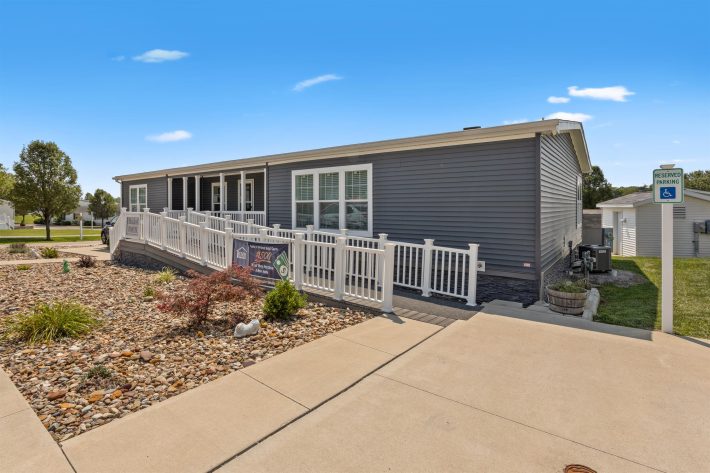 Lake Sherman Village - Image 13