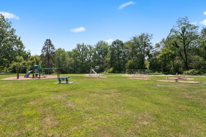 Lake Sherman Village - Image 14