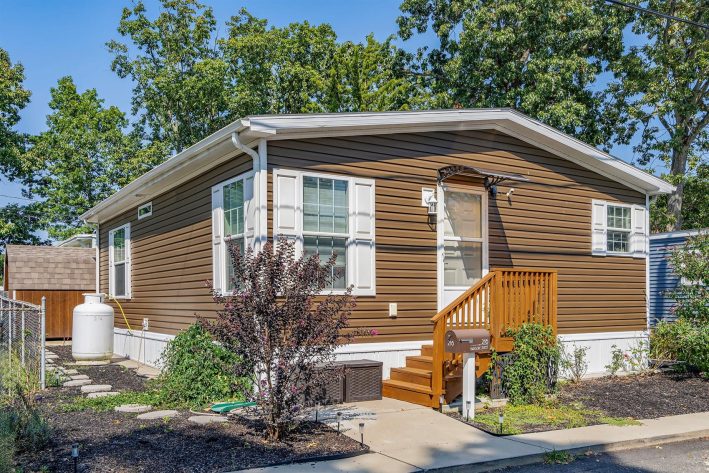 Woodlawn Village - Image 6