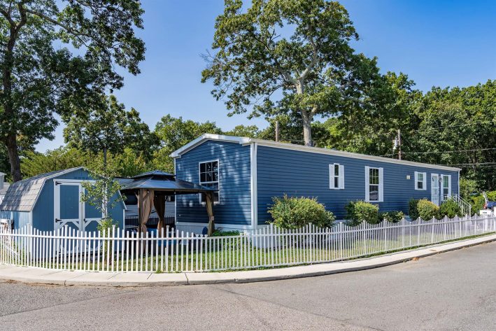 Woodlawn Village - Image 13