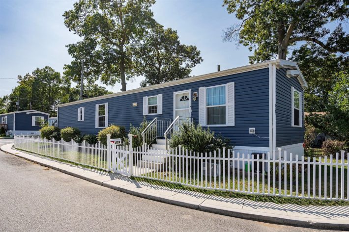 Woodlawn Village - Image 14