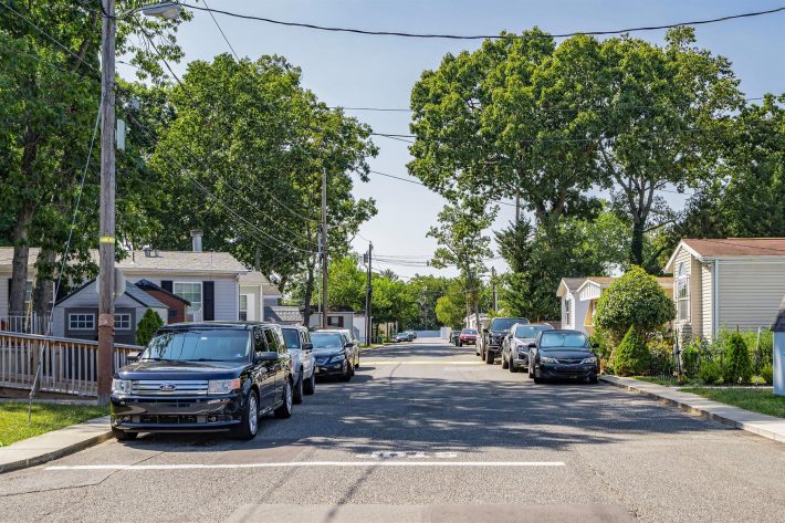 Woodlawn Village - Image 15