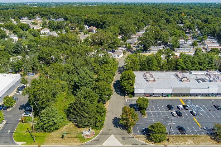 Woodlawn Village - Image 17