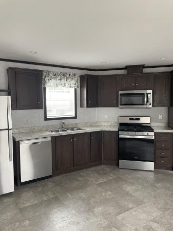 Woodland Manor - Image 2