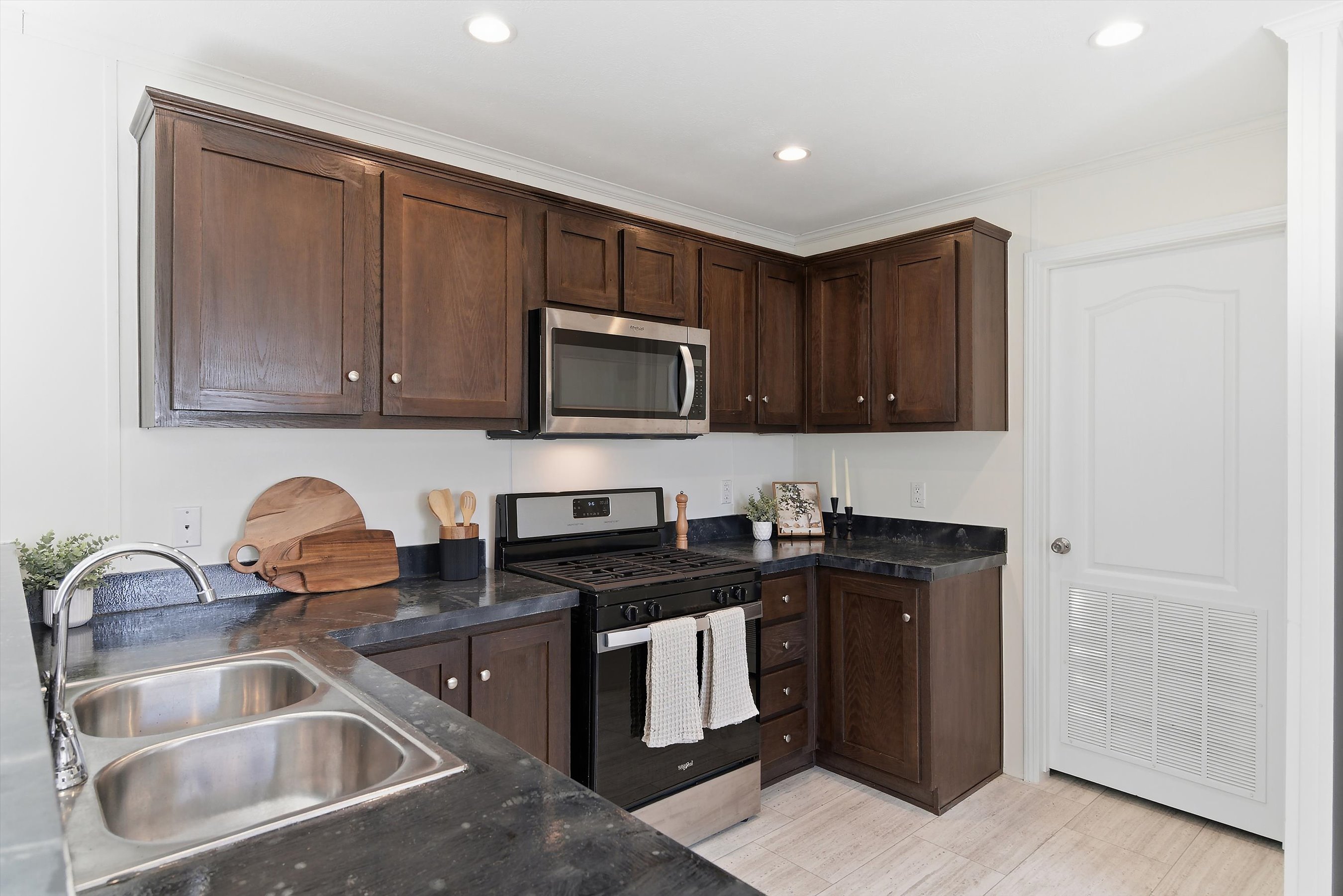 Cedarcrest Village - Image 9