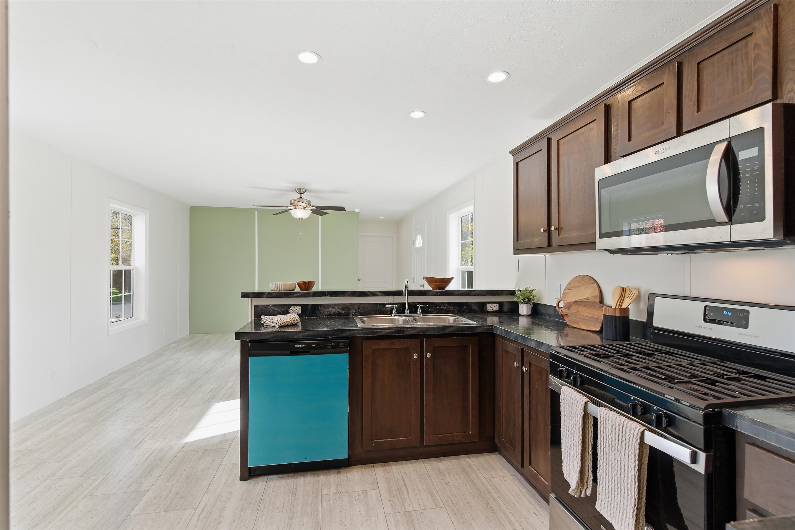 Cedarcrest Village - Image 10