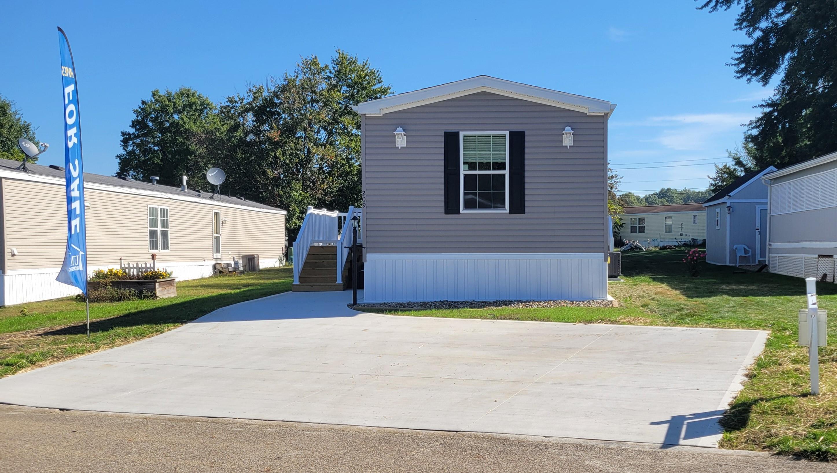 Melrose Village - Image 1