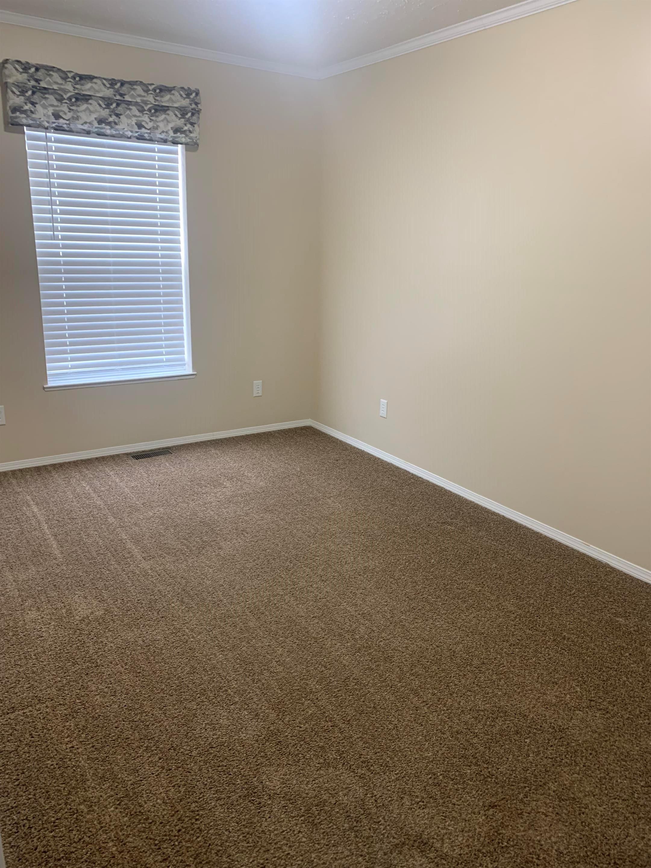 Colonial Heights - Image 11