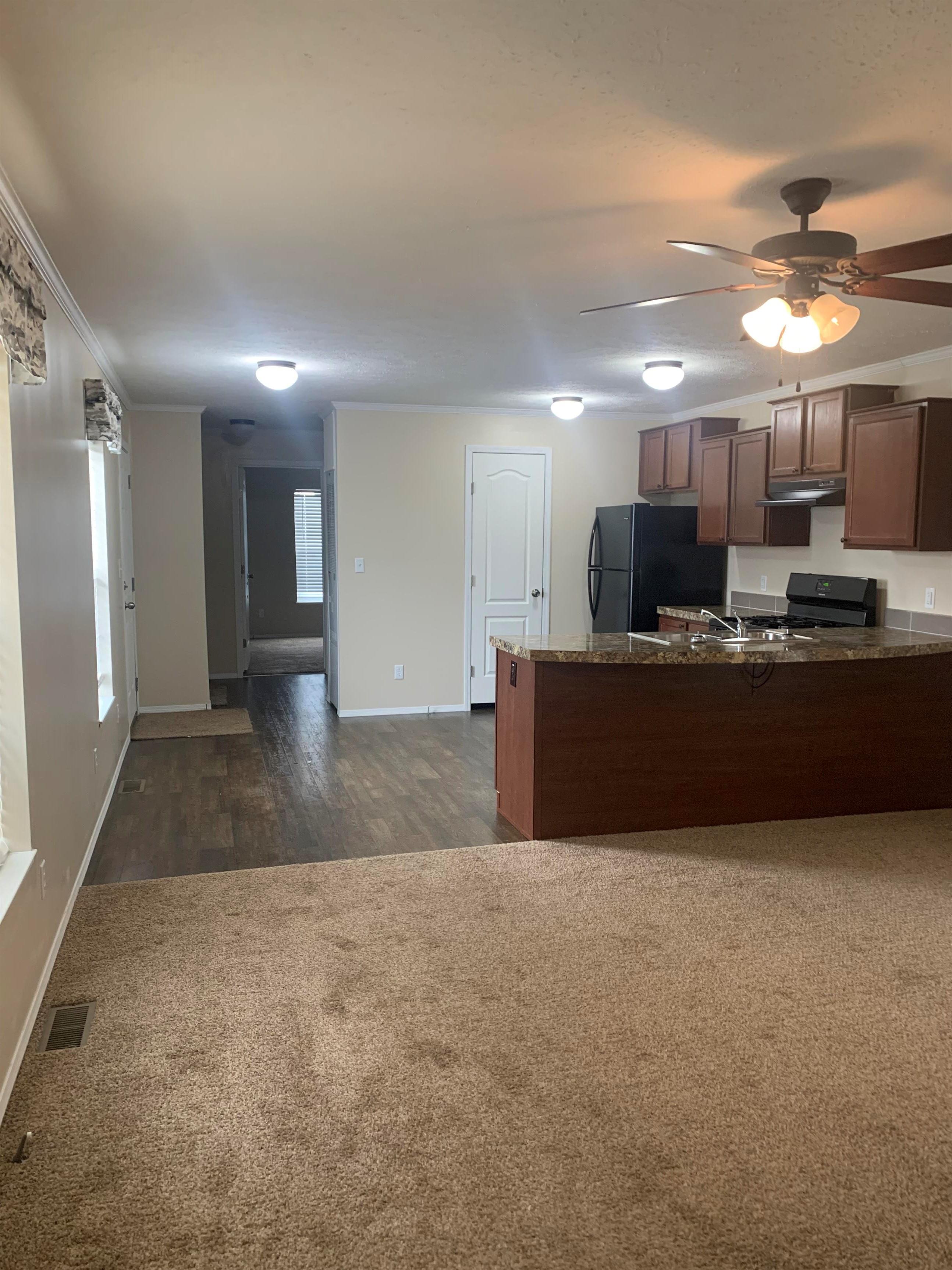 Colonial Heights - Image 1