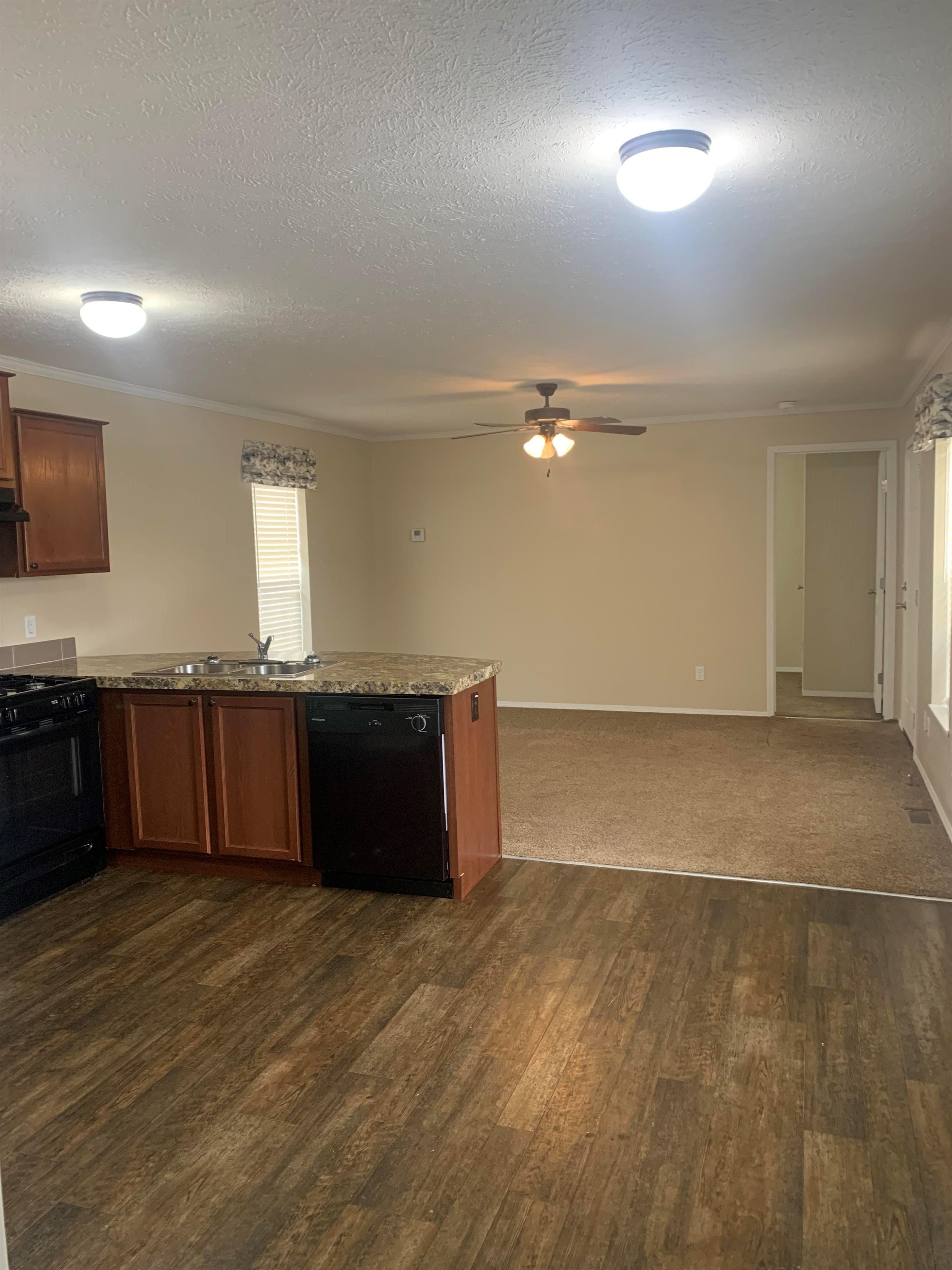 Colonial Heights - Image 3