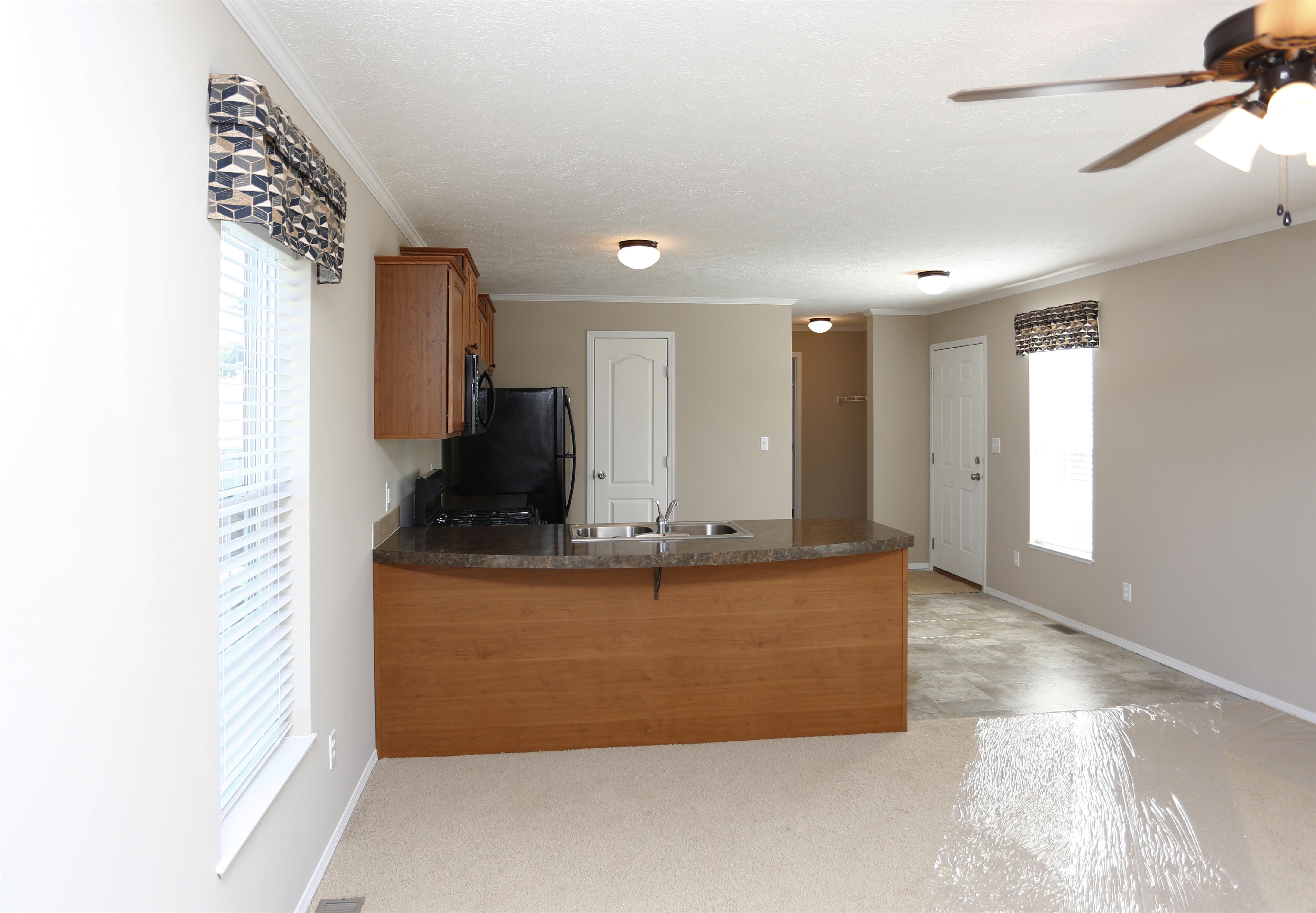 Colonial Heights - Image 10