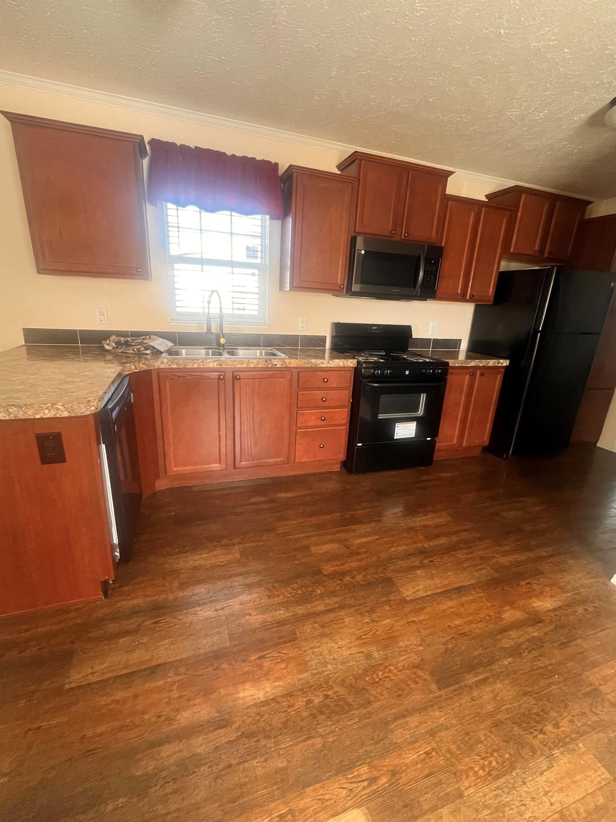 Hillcrest Estates - Image 8