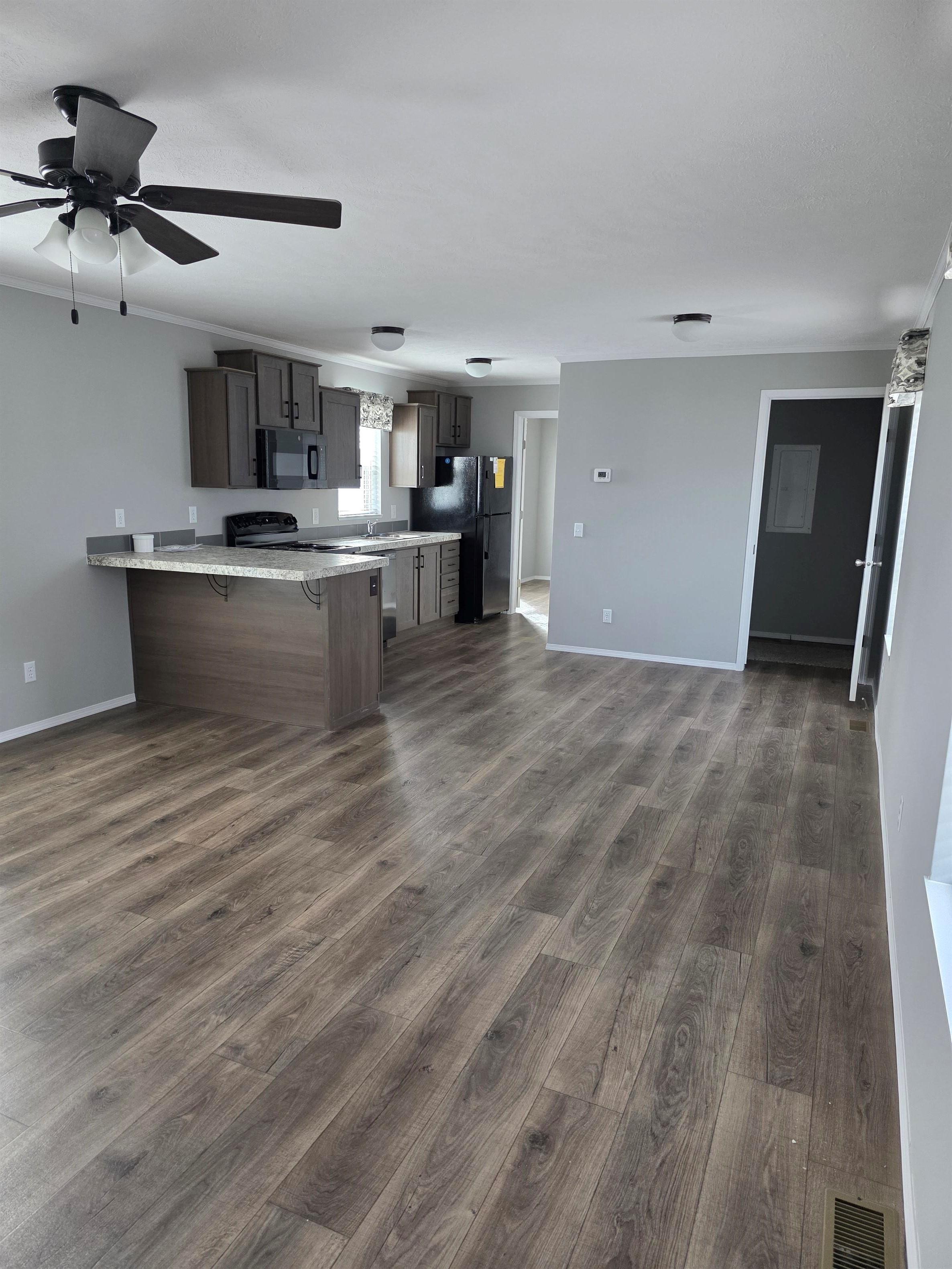 Clinton Manufactured Home Resort - Image 6