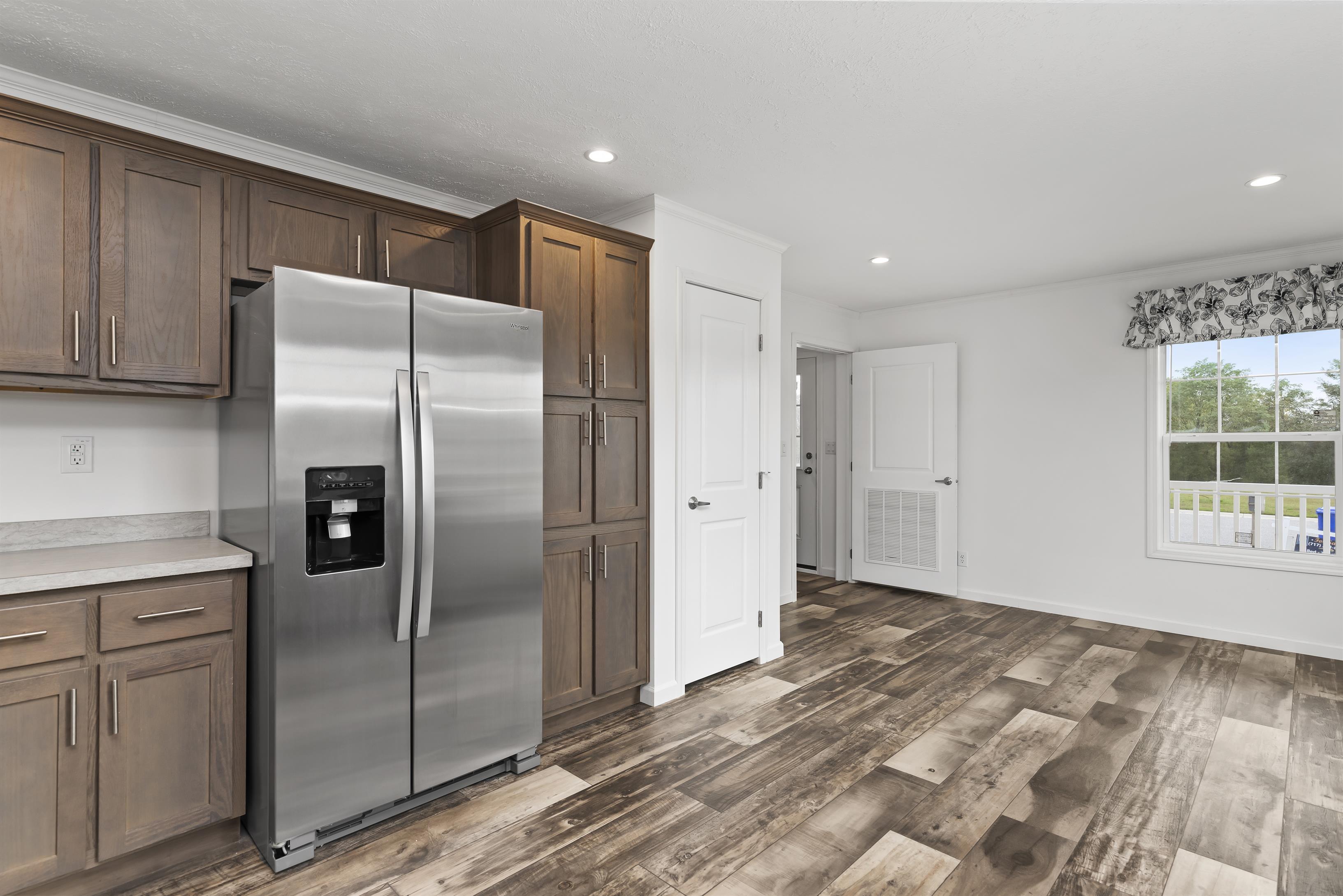 Pine Manor - Image 7