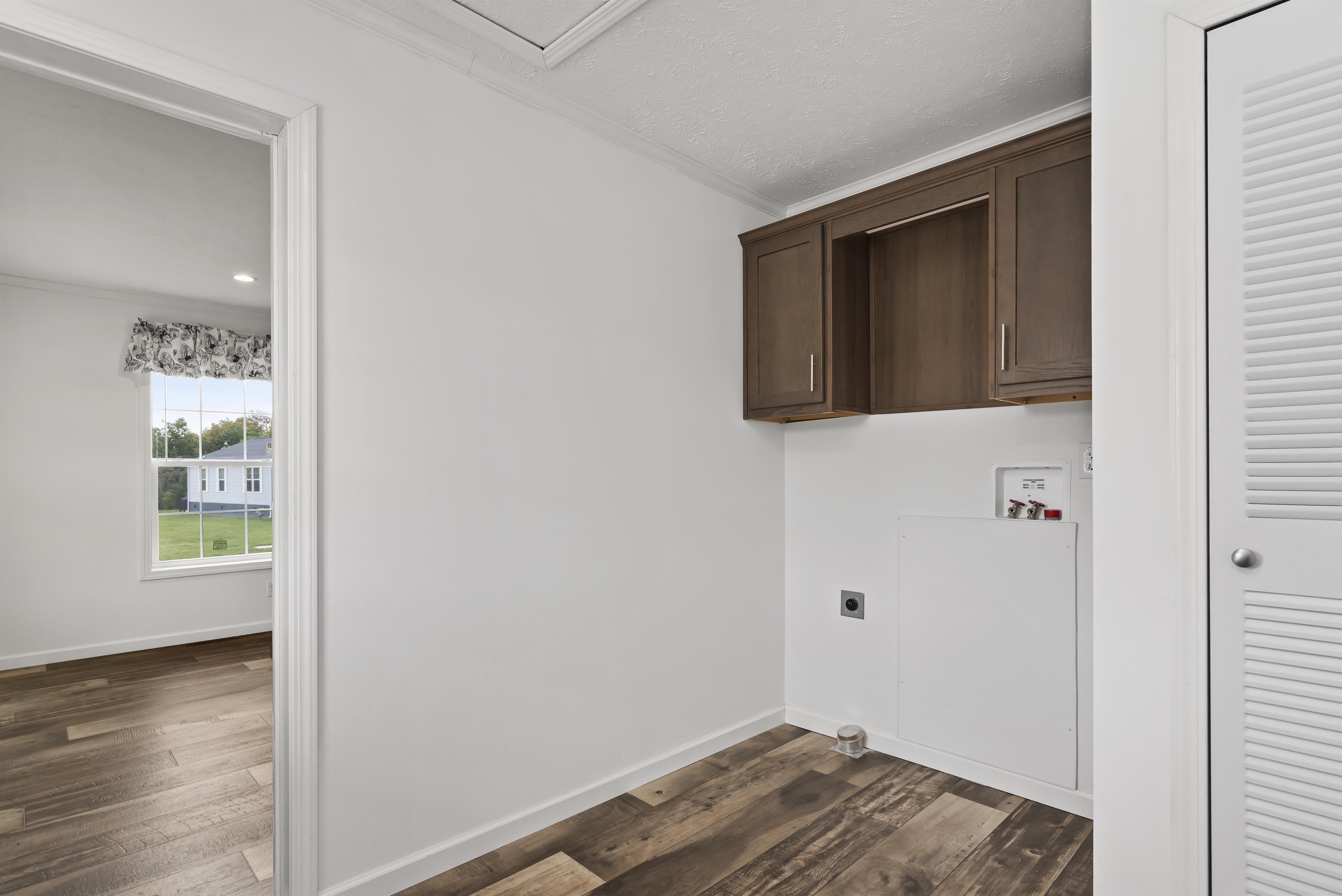 Pine Manor - Image 11