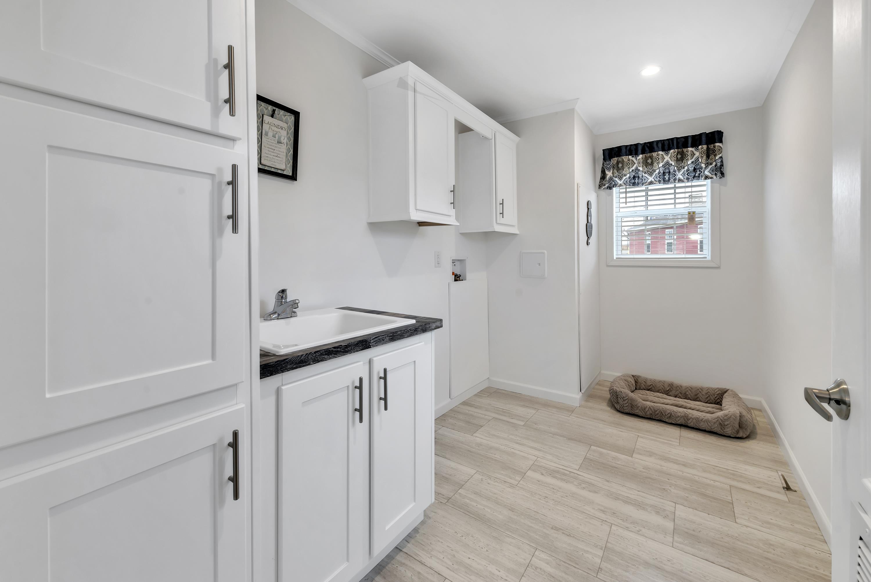 S & F SUNNY ACRES SALES CENTER - Image 10