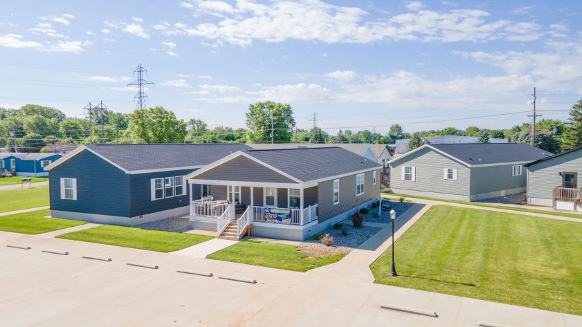 S & F REDBUD ESTATES SALES CENTER - Image 17