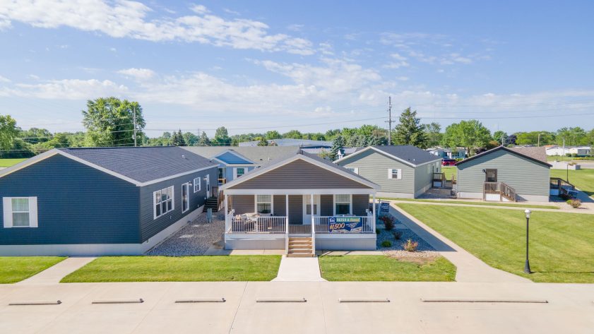 S & F REDBUD ESTATES SALES CENTER - Image 18