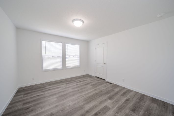 S & F REDBUD ESTATES SALES CENTER - Image 8