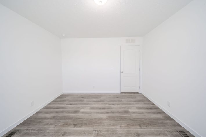 S & F REDBUD ESTATES SALES CENTER - Image 10