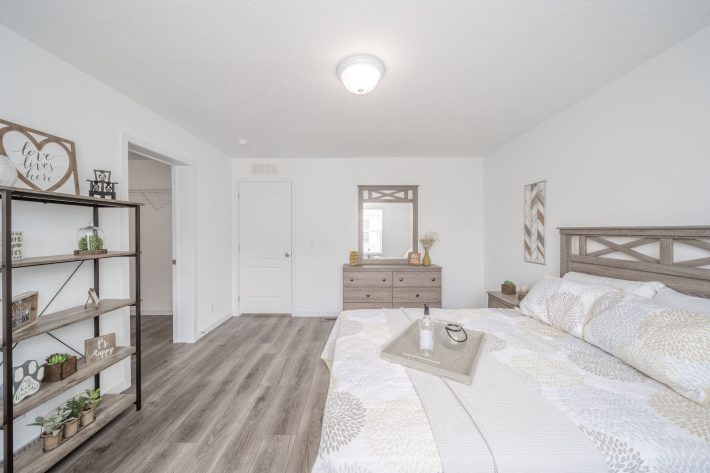 S & F REDBUD ESTATES SALES CENTER - Image 15