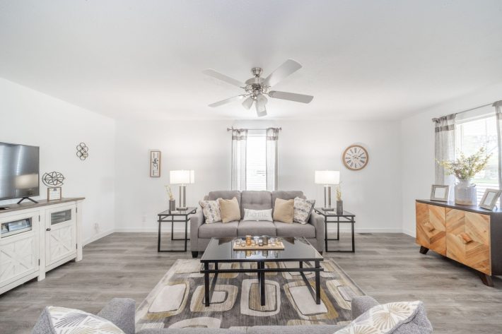 S & F REDBUD ESTATES SALES CENTER - Image 31