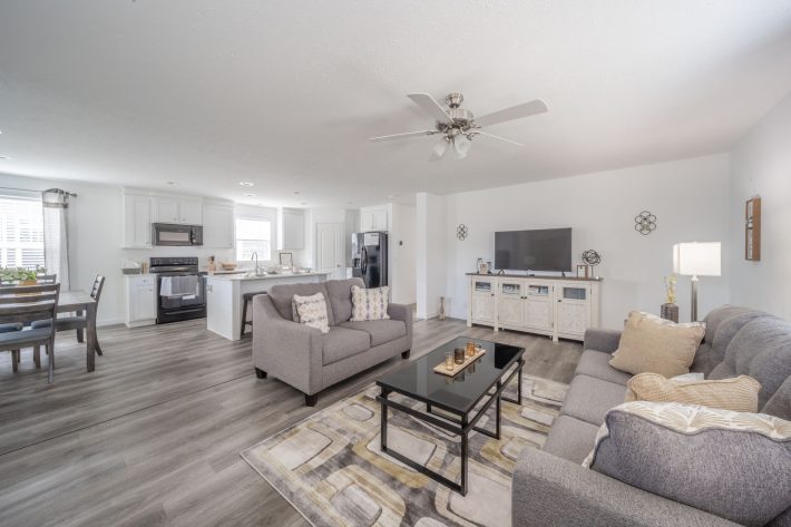 S & F REDBUD ESTATES SALES CENTER - Image 44