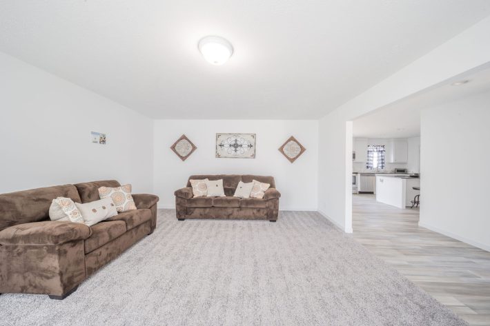 S & F REDBUD ESTATES SALES CENTER - Image 16