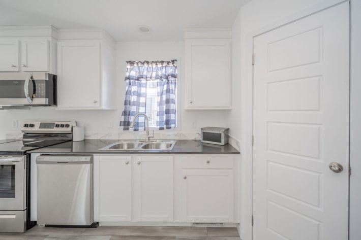 S & F REDBUD ESTATES SALES CENTER - Image 5