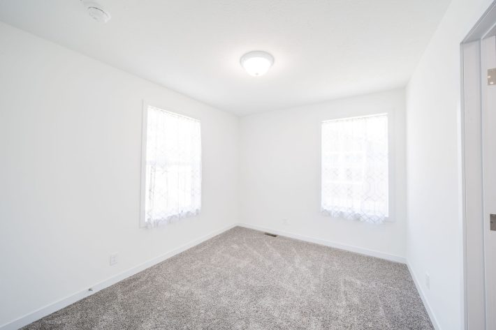 S & F REDBUD ESTATES SALES CENTER - Image 22