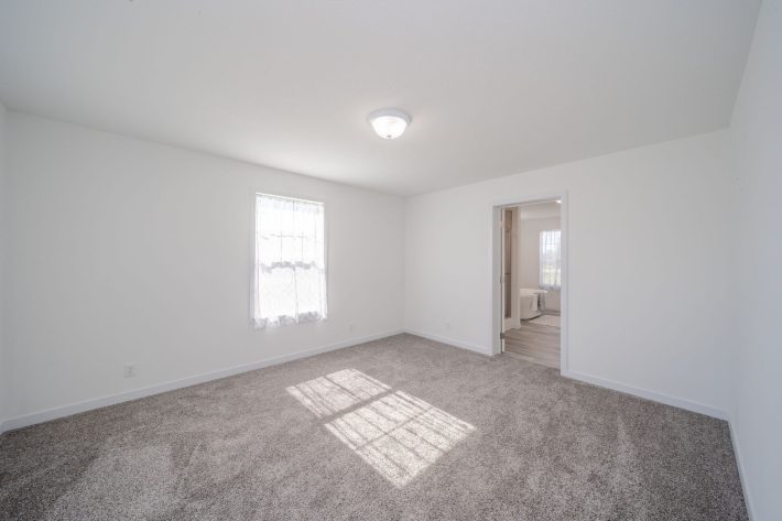 S & F REDBUD ESTATES SALES CENTER - Image 28