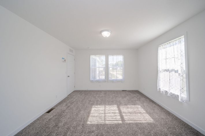 S & F REDBUD ESTATES SALES CENTER - Image 31