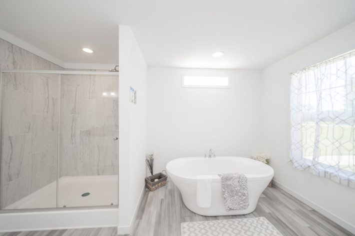 S & F REDBUD ESTATES SALES CENTER - Image 33