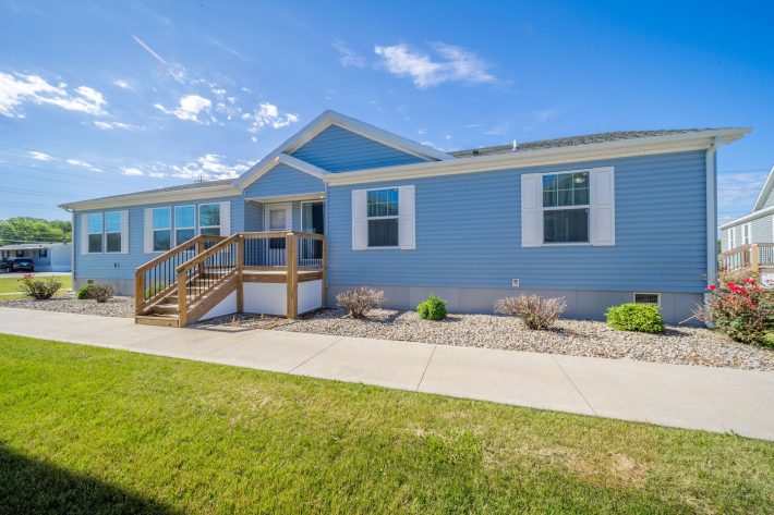 S & F REDBUD ESTATES SALES CENTER - Image 1