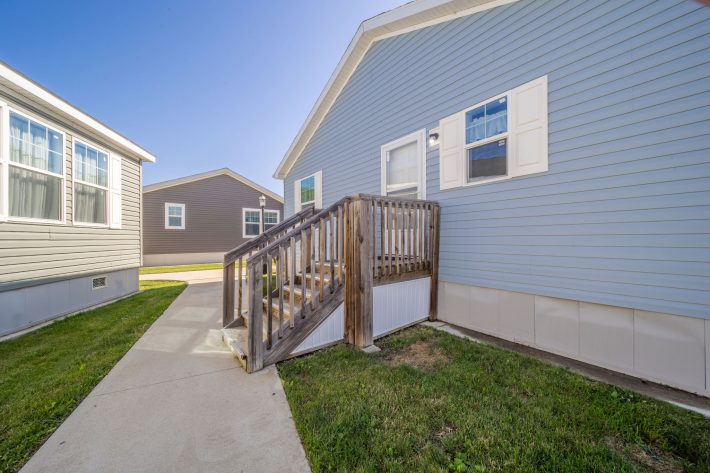 S & F REDBUD ESTATES SALES CENTER - Image 37