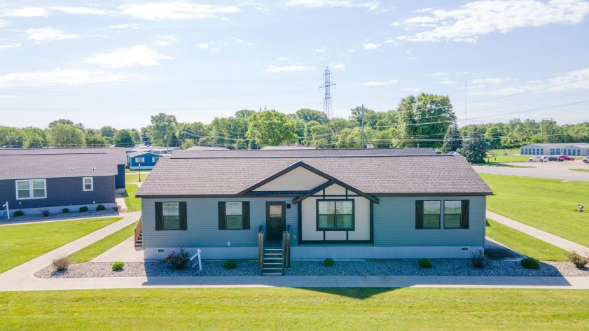 S & F REDBUD ESTATES SALES CENTER - Image 20