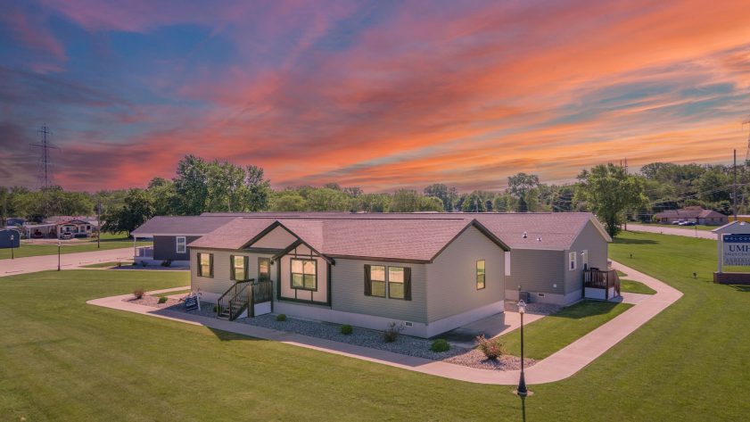 S & F REDBUD ESTATES SALES CENTER - Image 1