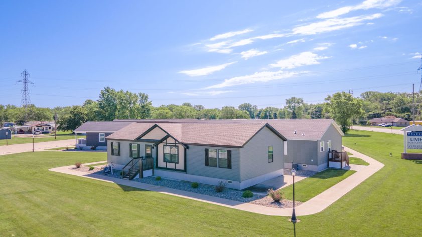 S & F REDBUD ESTATES SALES CENTER - Image 21