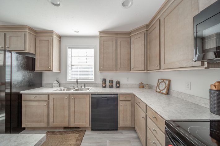 S & F REDBUD ESTATES SALES CENTER - Image 9