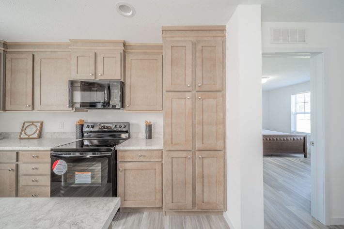 S & F REDBUD ESTATES SALES CENTER - Image 10