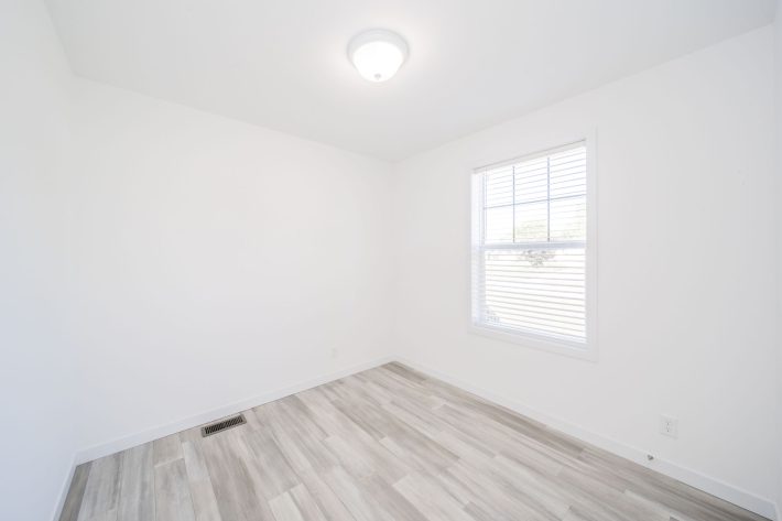 S & F REDBUD ESTATES SALES CENTER - Image 16