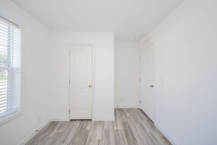 S & F REDBUD ESTATES SALES CENTER - Image 17