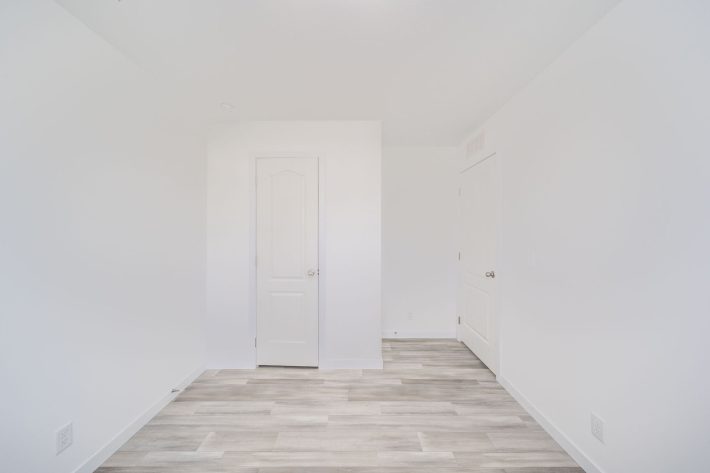 S & F REDBUD ESTATES SALES CENTER - Image 27