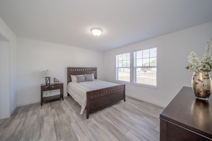 S & F REDBUD ESTATES SALES CENTER - Image 28