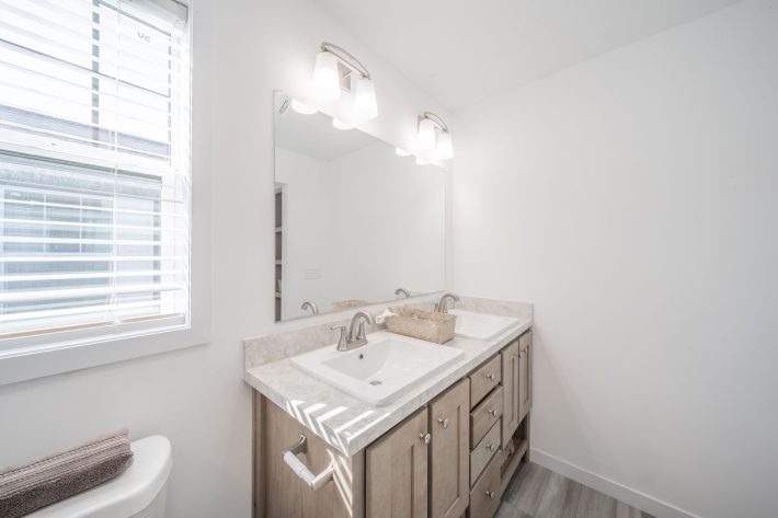 S & F REDBUD ESTATES SALES CENTER - Image 36