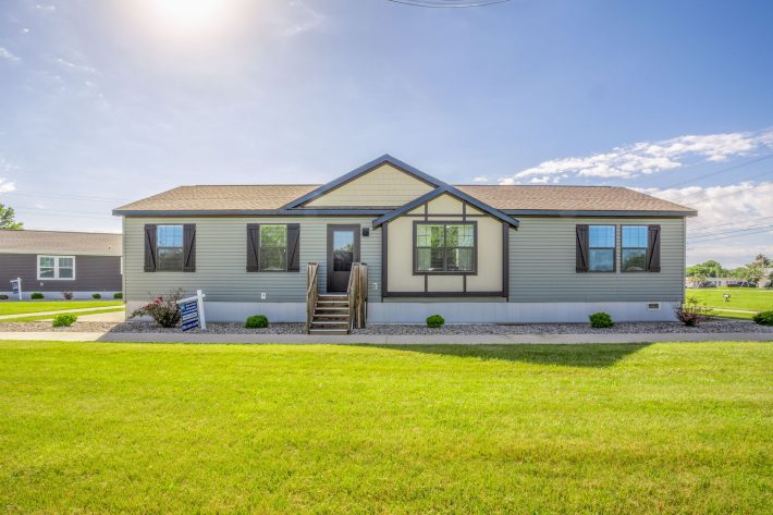 S & F REDBUD ESTATES SALES CENTER - Image 38