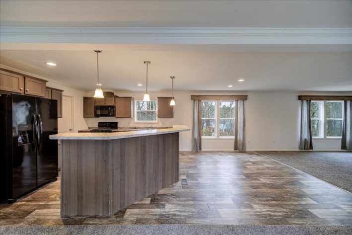 S & F KINNEBROOK SALES CENTER - Image 4